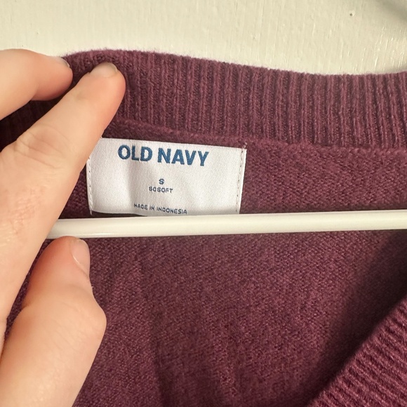 Old Navy V-Neck Sosoft maroon oversized sweater women's small (016) - Picture 2 of 6
